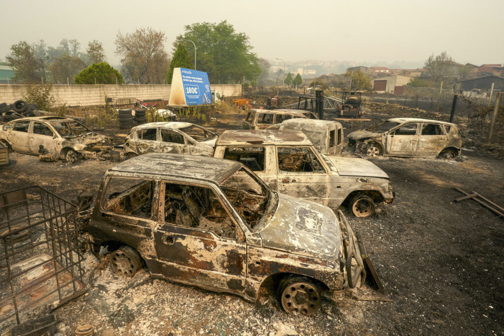 España afronta “horas difíciles” contra el fuego por una nueva ola de calor