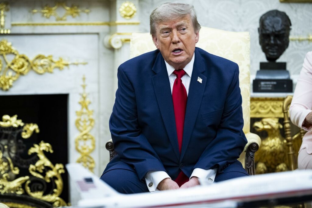 La red social de Trump, Truth Social, venderá a Wall Street acceso más rápido a mensajes del presidente