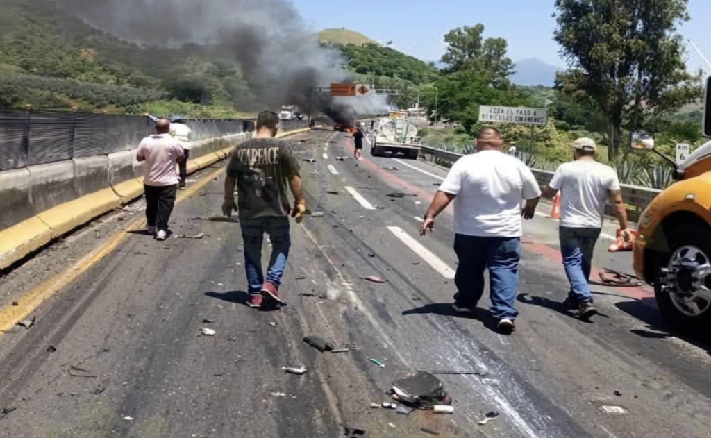 Accidente múltiple en la autopista Guadalajara–Tepic deja nueve muertos y 13 heridos