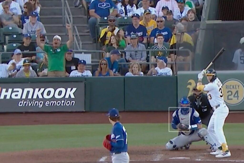 Video: Aficionado con playera de México celebra uno de los goles ante Ecuador en pleno partido de MLB