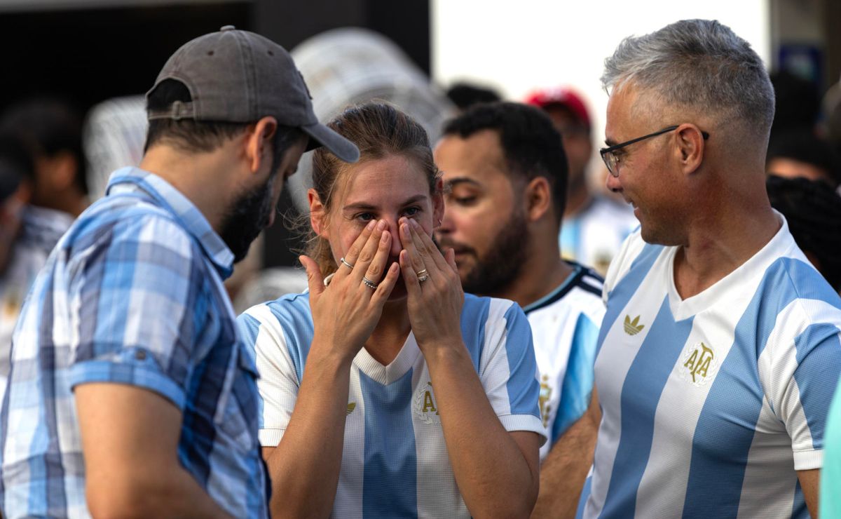 Milei firma un decreto para expulsar a extranjeros que agravien a los argentinos