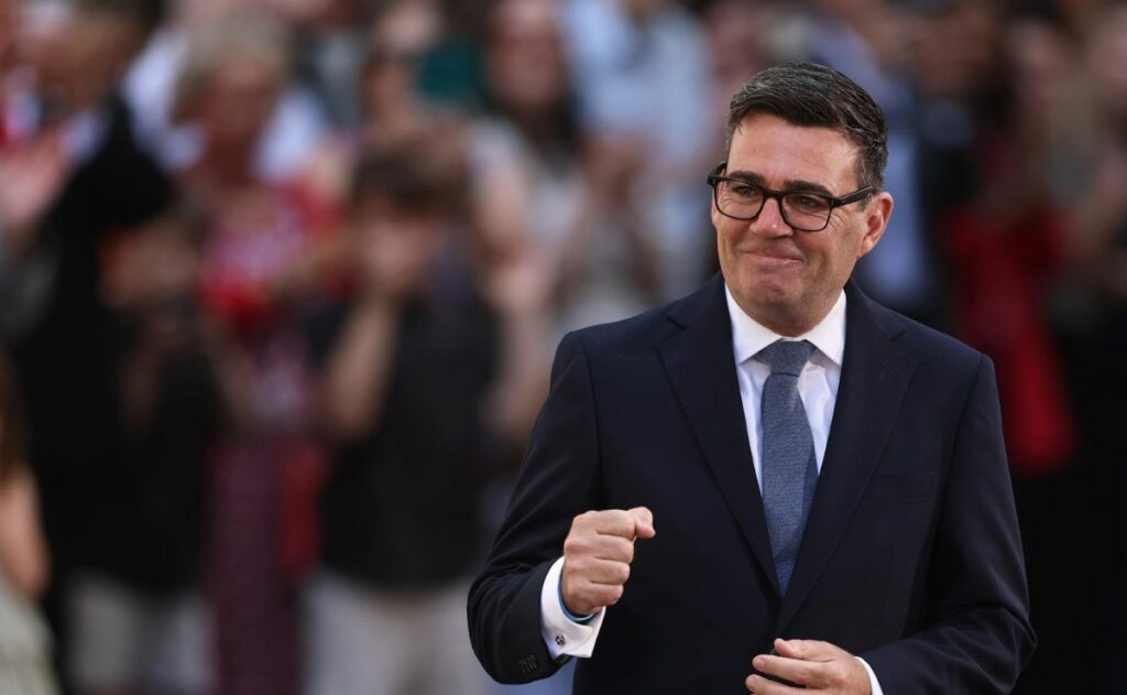 Andy Burnham asume como nuevo primer ministro de Reino Unido Andy Burnham asume como nuevo primer ministro de Reino Unido