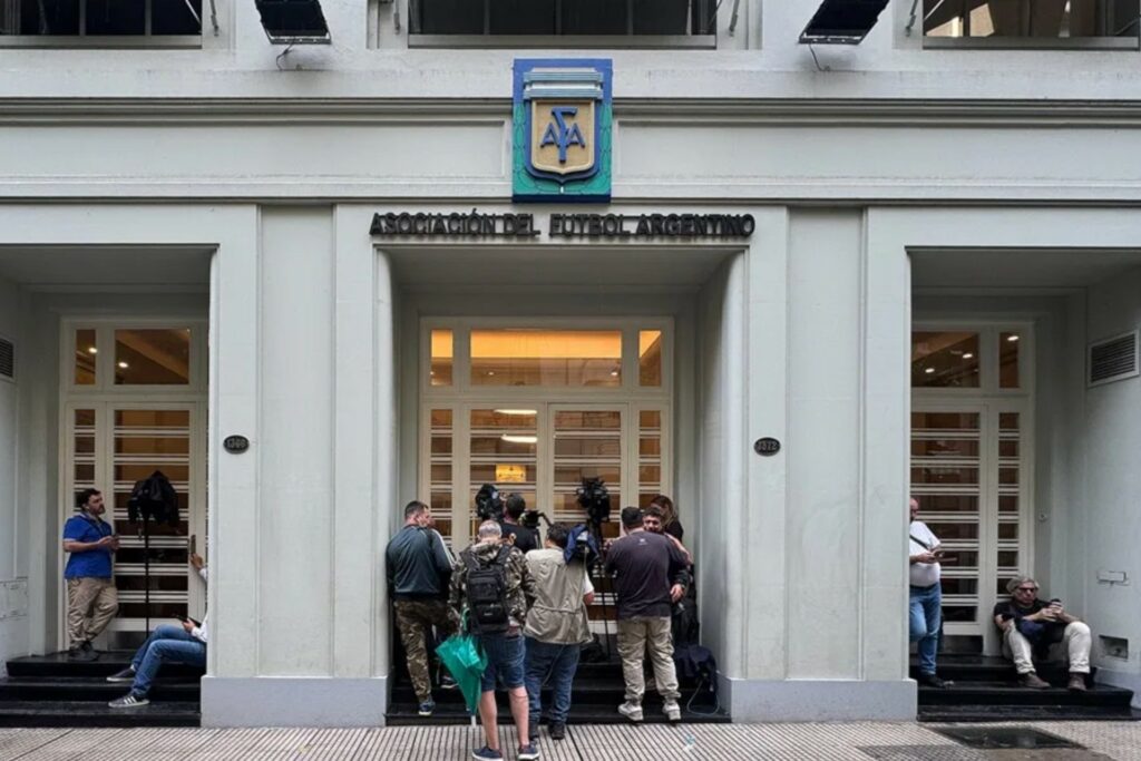 Contratos, bancos y 300 mdd en el futbol argentino: la trama financiera de la AFA que investiga el FBI