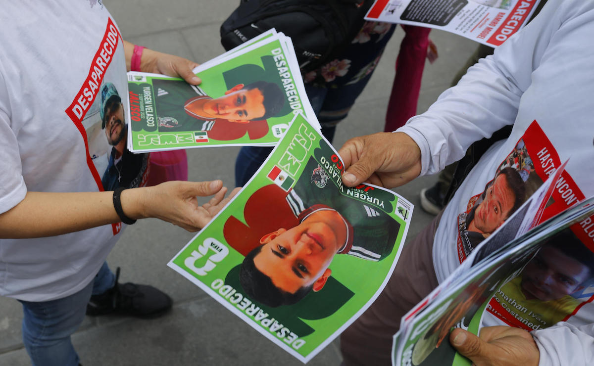 Buscan a tres adolescentes desaparecidos tras graduarse de secundaria en Guadalajara Buscan a tres adolescentes desaparecidos tras graduarse de secundaria en Guadalajara