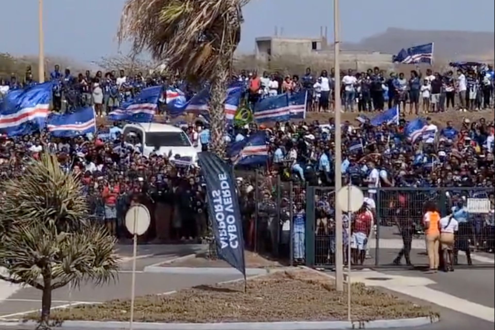 Cabo Verde recibe a sus héroes mundialistas tras una histórica participación Cabo Verde recibe a sus héroes mundialistas tras una histórica participación