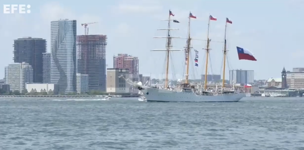 Nueva York conmemora el aniversario 250 de EE.UU. con muestra de “poder” y desfile naval y aéreo