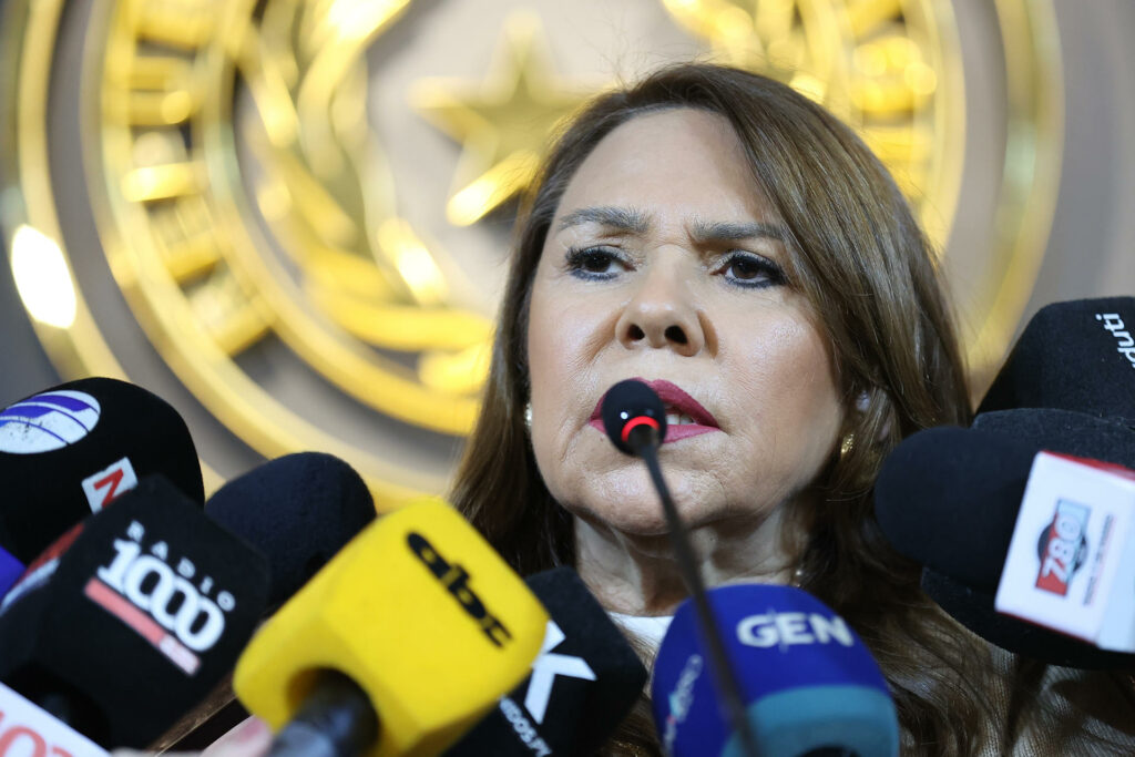 Senadora paraguaya que insultó a Mbappé le exige que se retracte por su respuesta