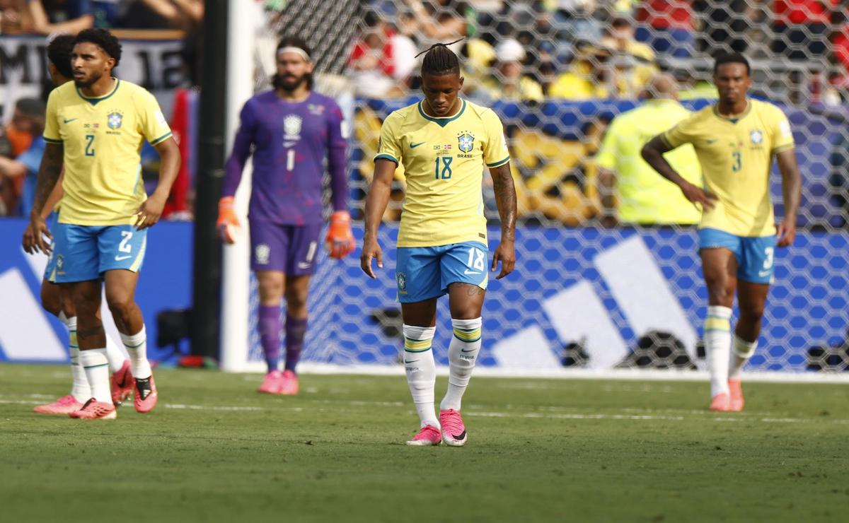 “Siempre estaré apoyando”: Danilo anticipa su posible retiro de la selección brasileña