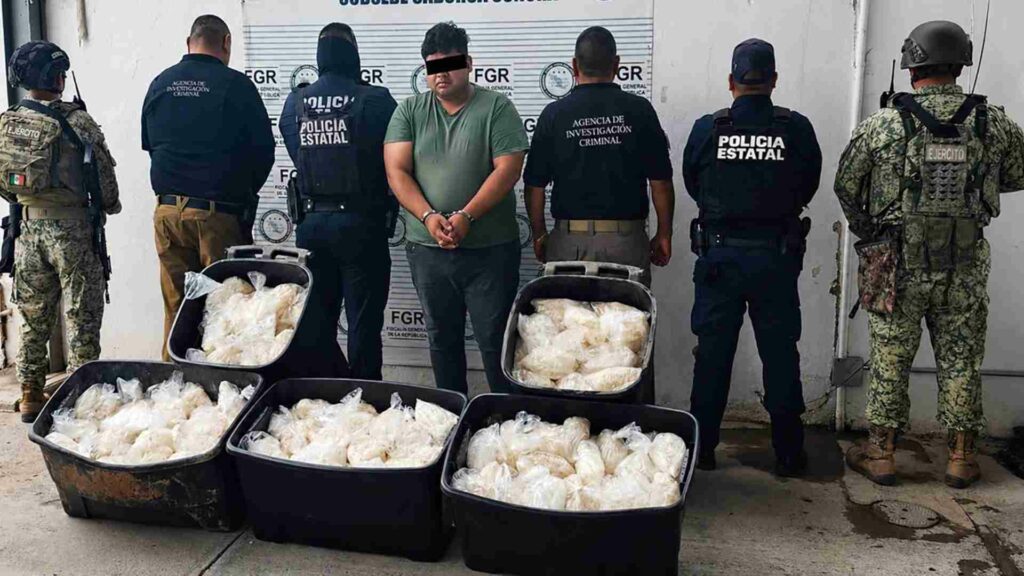 Decomisan 200 kilos de metanfetamina en carretera de Sonora