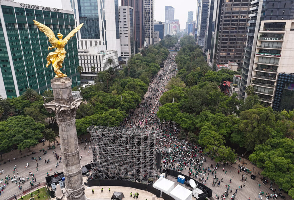 Decomisan bebidas alcohólicas durante operativo en Paseo de la Reforma, Monumento a la Revolución y av. Juárez