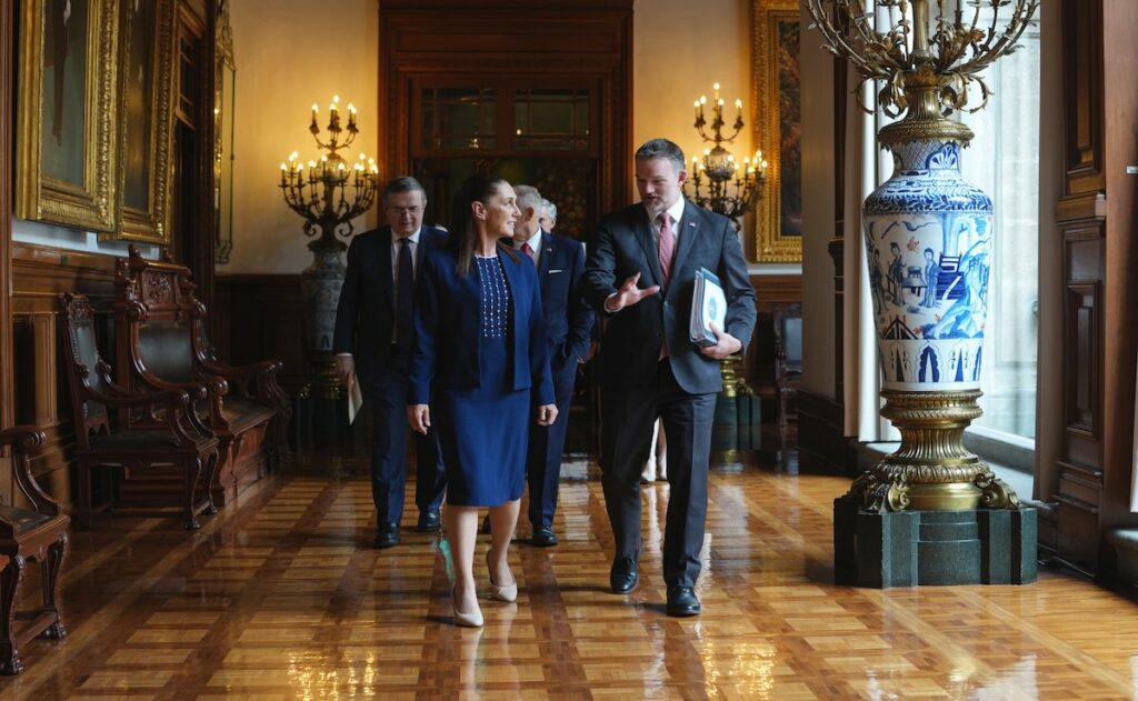 Ebrard descarta cambios en arancel efectivo para México tras resolución de Estados Unidos