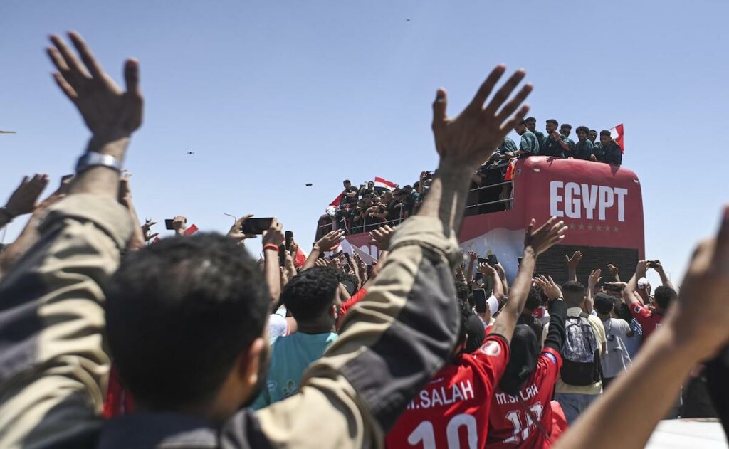Egipto recibe como héroes a los ‘Faraones’ tras su histórico Mundial y la sospechosa eliminación ante Argentina