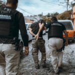 Ejecutan 10 cateos en Querétaro: detienen a cinco personas y aseguran cuatro inmuebles