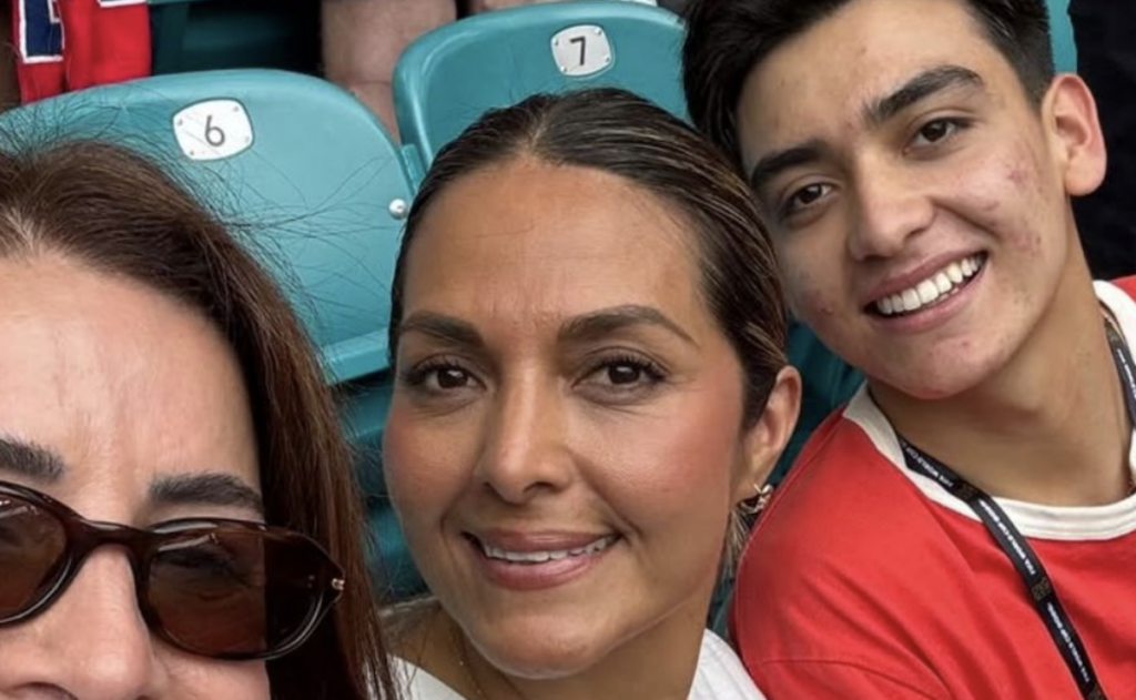 El mexicano Gil Mora reaparece en el Mundial, ¿qué hacía y con quién estaba?