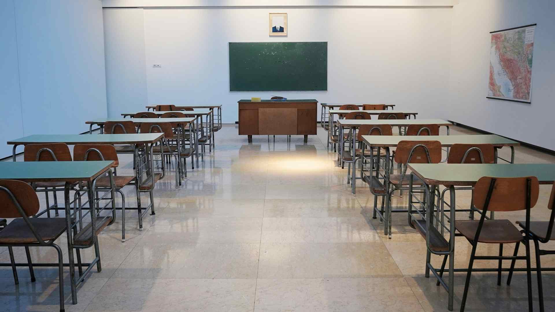 SEP ordena el cierre de las escuelas militarizadas tras muerte de Dafne Zapata SEP ordena el cierre de las escuelas militarizadas tras muerte de Dafne Zapata