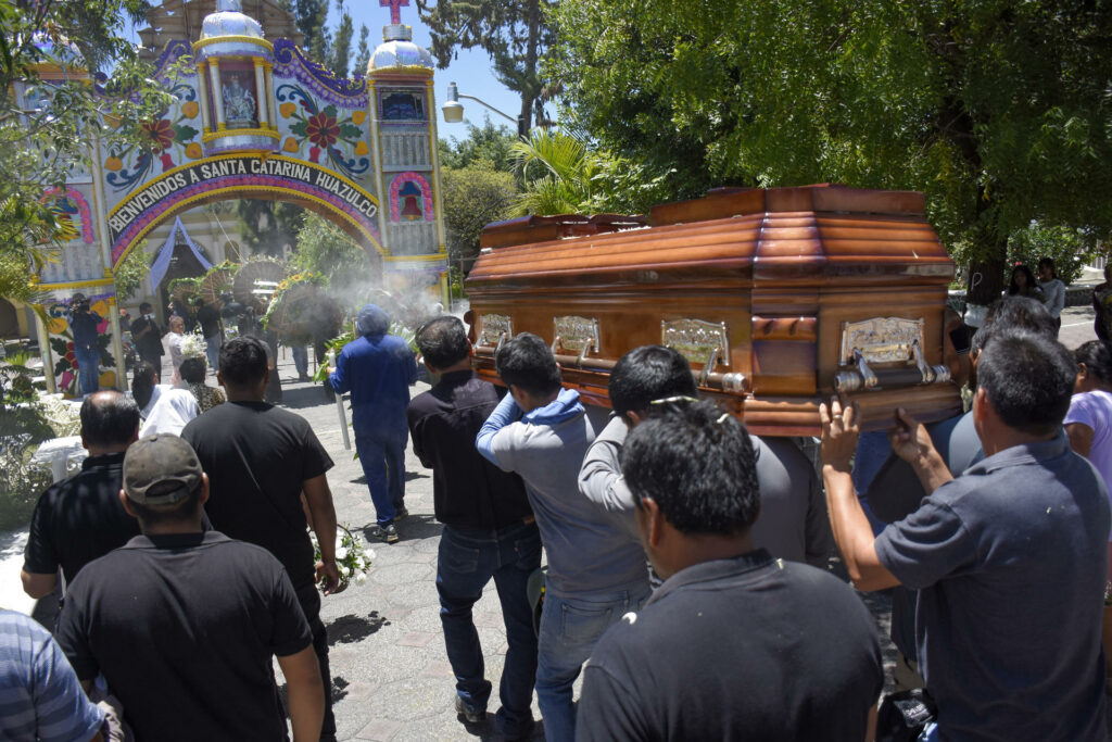 Despiden a Valentín Lavín Romero, alcalde de Temoac, en medio de un gran dispositivo de seguridad