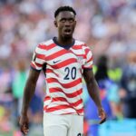 FIFA deja sin efecto la tarjeta roja a Balogun y podrá jugar contra Bélgica; Trump aplaude la decisión