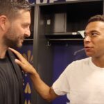 André-Pierre Gignac visita el vestidor de Francia y recibe regalo especial de Mbappé