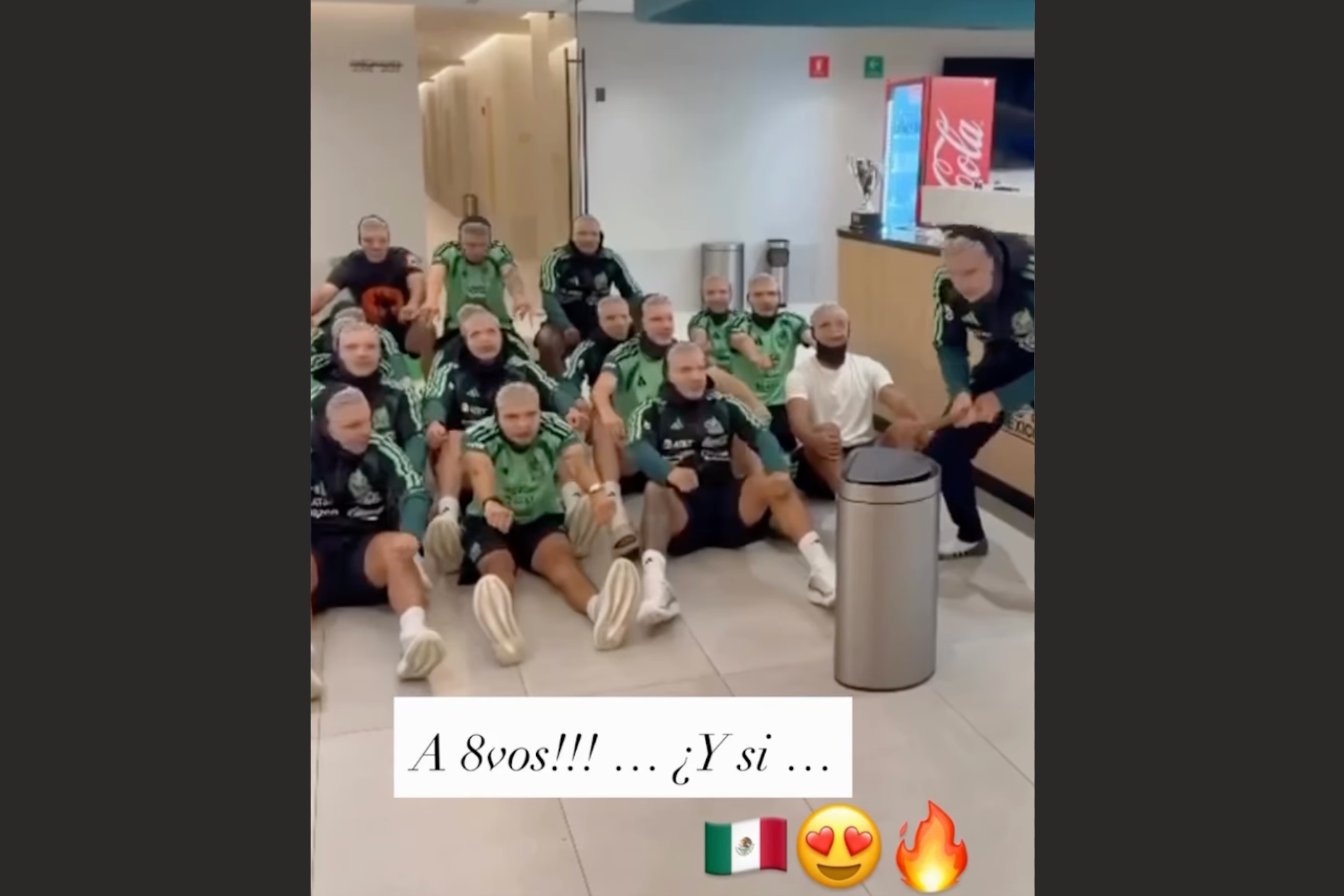 Video: Jugadores de México festejan paso a 8vos del Mundial con el remo vikingo