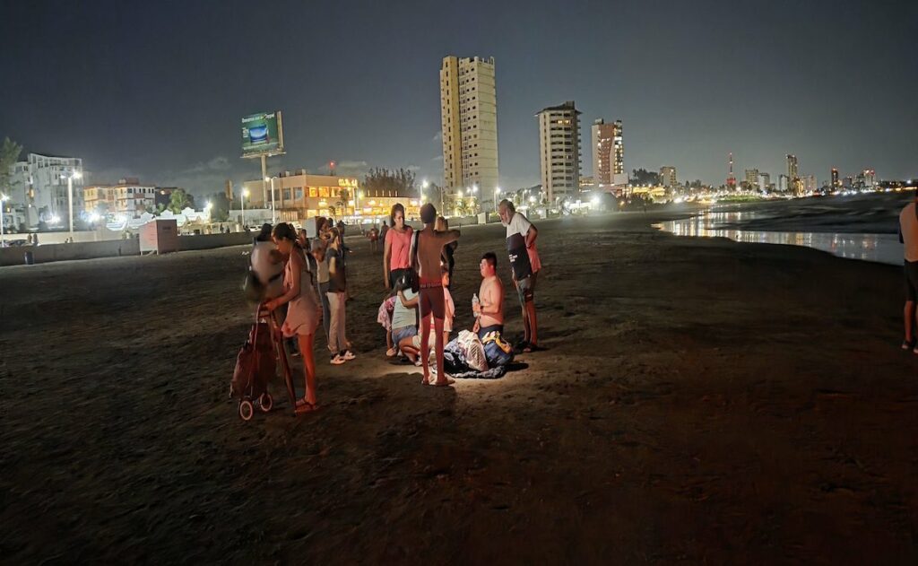 Hallan sin vida a dos turistas de la CDMX en playa Santa Ana de Boca del Río