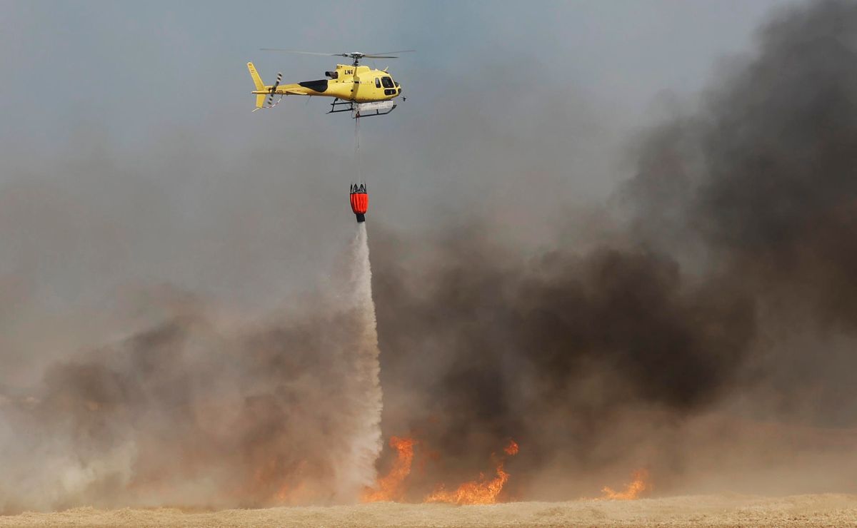 Altas temperaturas alimentan las llamas de los incendios que queman el sur de Europa Altas temperaturas alimentan las llamas de los incendios que queman el sur de Europa