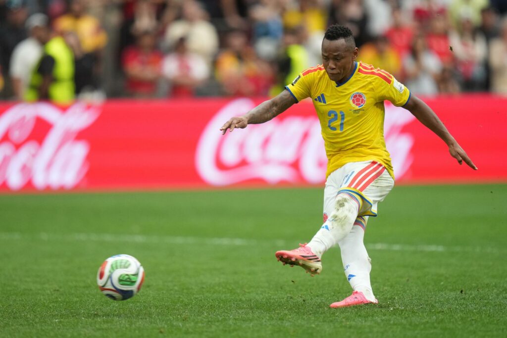 Federación Colombiana de Futbol pide a Fiscalía investigar las amenazas contra Campaz