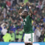 Julián Quiñones entra al olimpo goleador de México en Mundiales