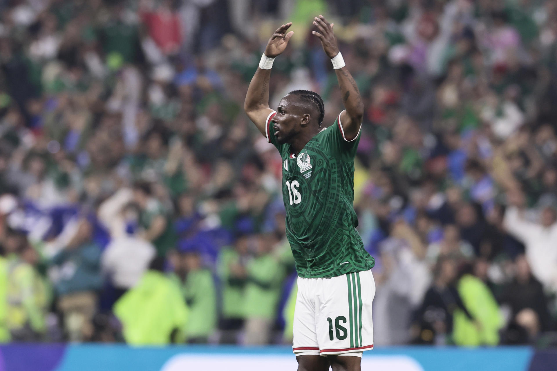 Julián Quiñones entra al Olimpo goleador de México en Mundiales