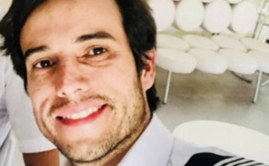 Piloto se arroja al vacío en vuelo de instrucción; alumna logró aterrizar con éxito