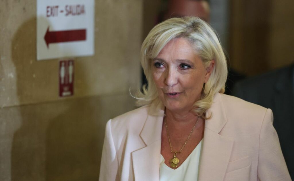 Inhabilitan a Le Pen por 15 meses; aun así podría ser candidata presidencial en 2027