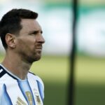 Messi regresa a Argentina en avión privado, sin contacto con aficionados