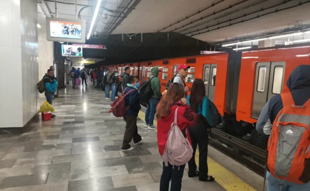 Metro CDMX implementa la dosificación de usuarios en ocho líneas