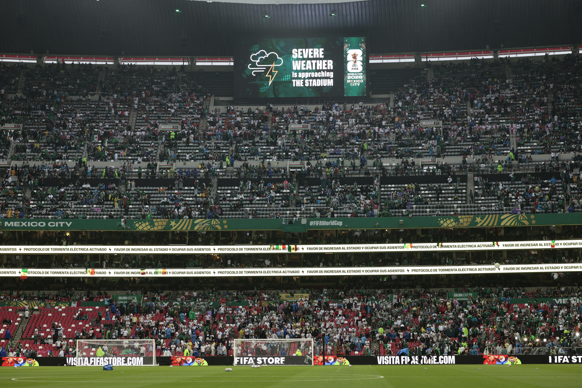 Retrasan el México vs Inglaterra por tormenta eléctrica