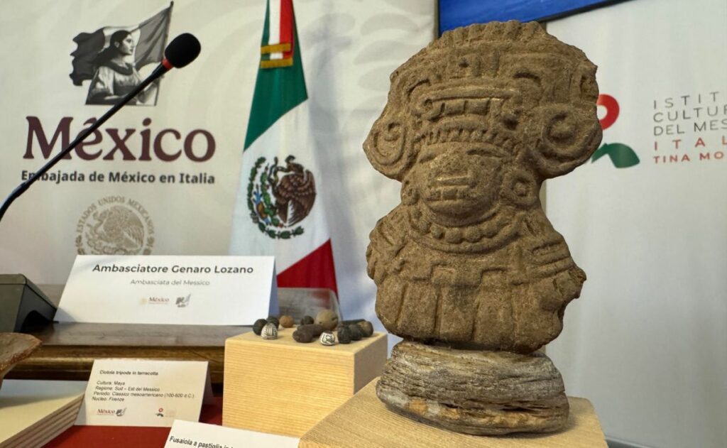 Italia devuelve a México 27 piezas arqueológicas y fósiles precolombinos