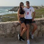 Raúl Jiménez sorprende en redes sociales con la camiseta de Inglaterra