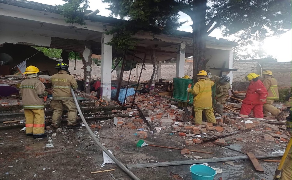 Rayo provoca explosión en iglesia de Acámbaro, Guanajuato; reportan cinco lesionados Rayo provoca explosión en iglesia de Acámbaro, Guanajuato; reportan cinco lesionados