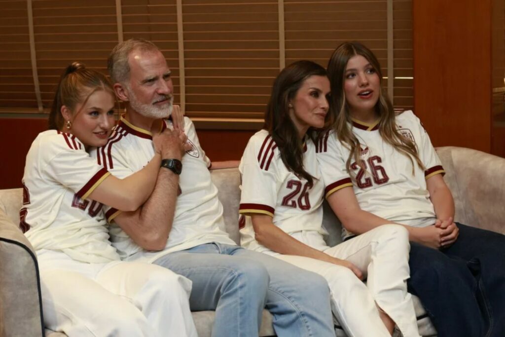 Reyes de España y sus hijas asistirán a la final del Mundial