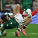 ¿Qué lesión sufrió Santiago Giménez en el partido contra Inglaterra?