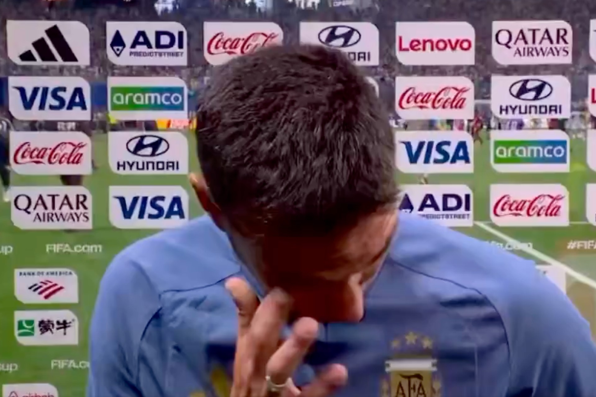 “Estoy muy emocionado”: Scaloni se quiebra en plena entrevista tras la remontada de Argentina