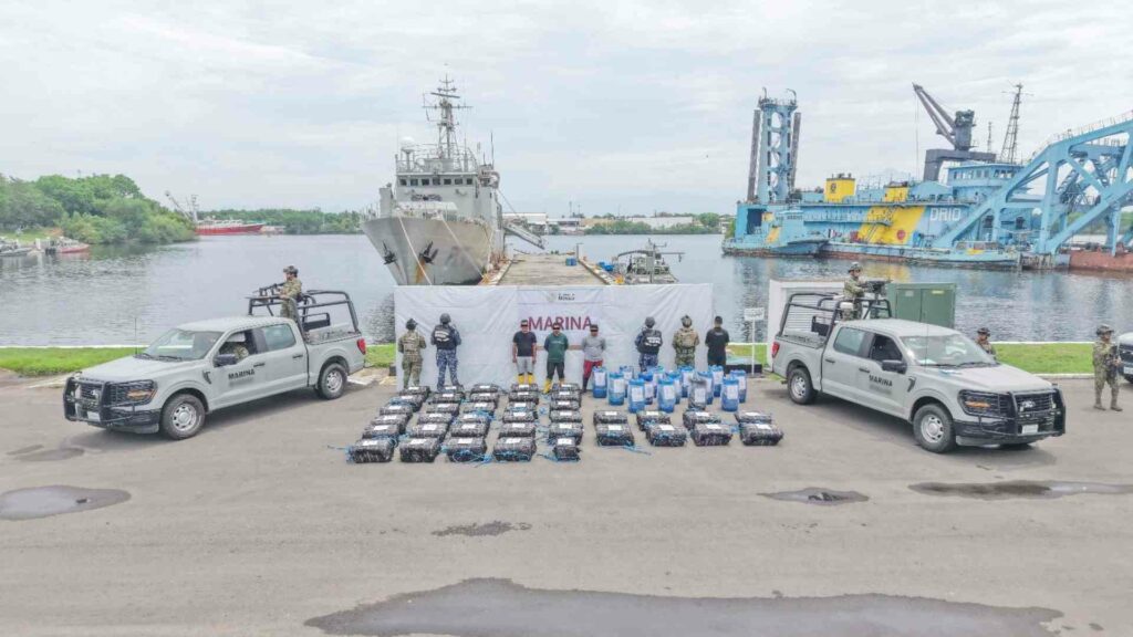 Sseguran más de una tonelada de presunta cocaína frente a costas de Chiapas