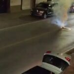 Video: Sujetos usan coladera para estallar pirotecnia en San Juan del Río; estaban ebrios