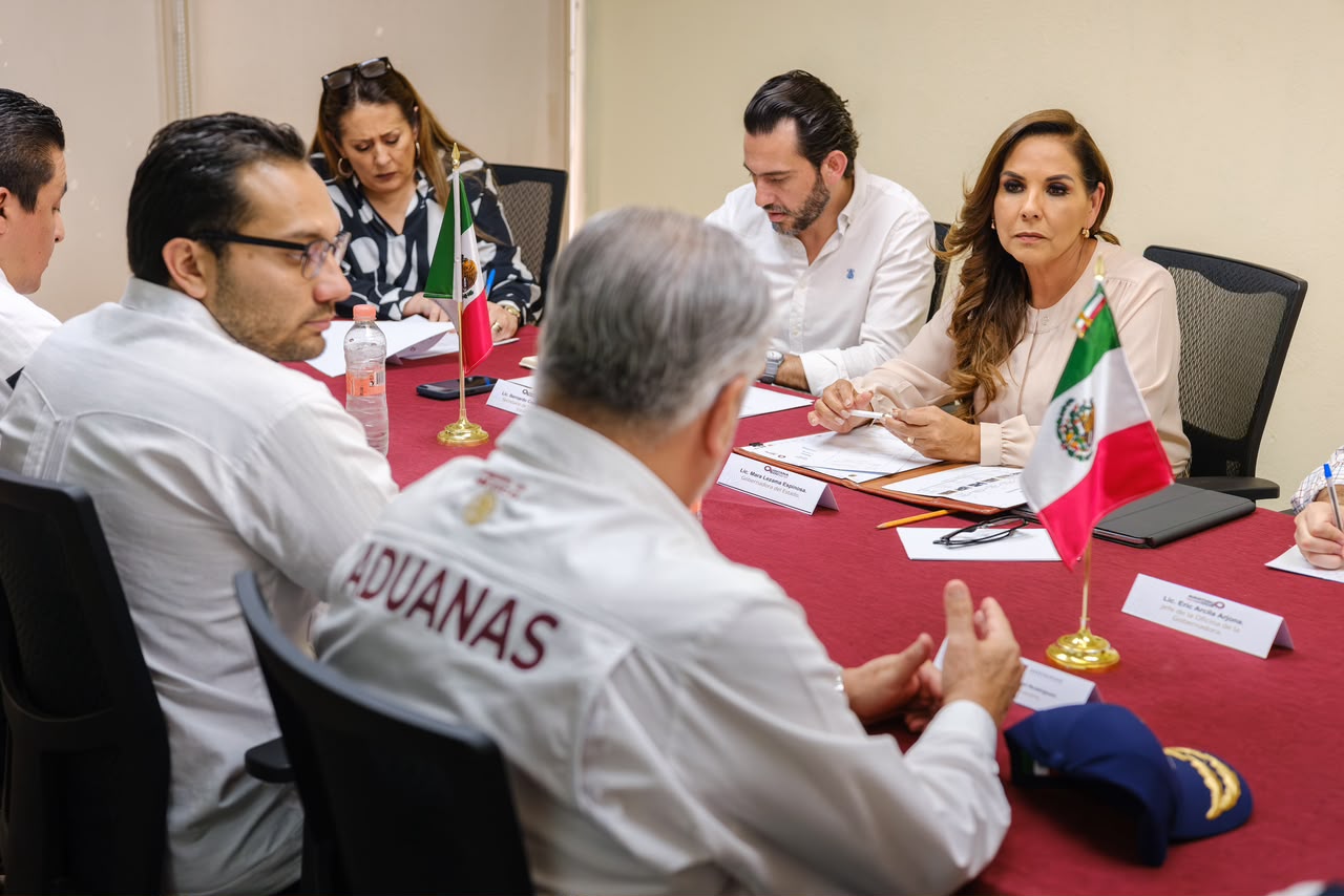 Supervisan operación aduanera en el Aeropuerto Internacional de Cancún