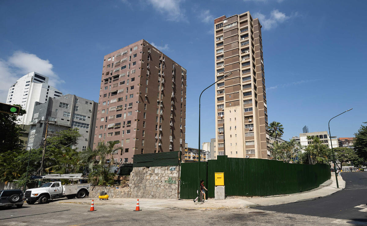Tras años de castigo económico, EE.UU. relaja controles para que Venezuela reciba ayuda