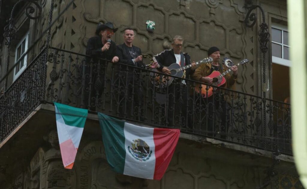 U2 sorprende con canción en español y video mexicano