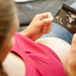 Ultraderecha chilena propone negar aborto a quien rechace escuchar el latido del feto