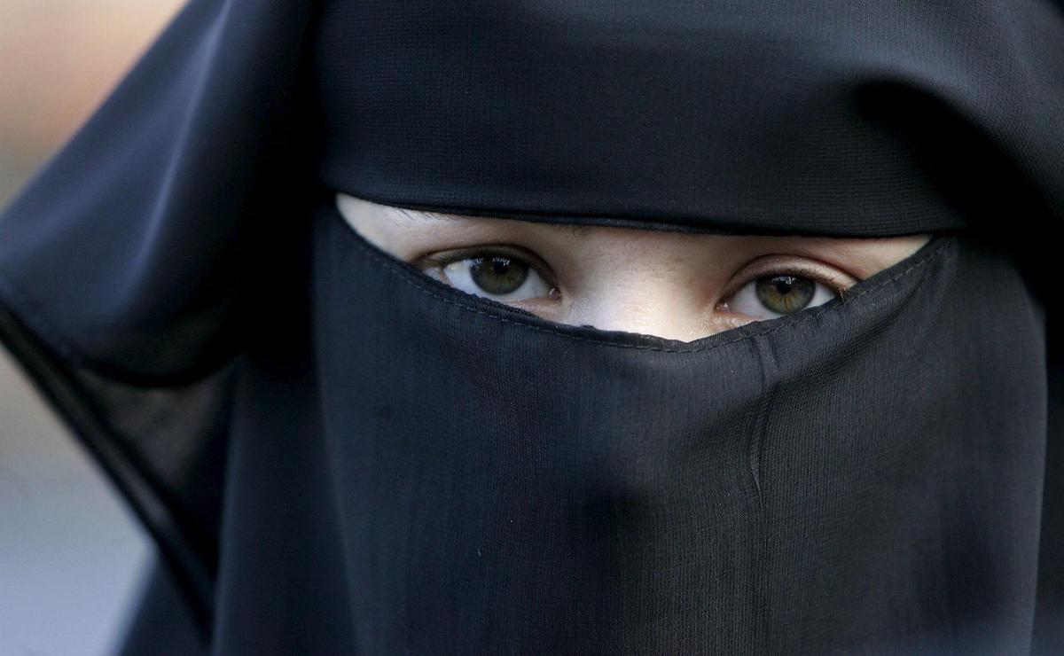 Ultraderecha de Portugal prohíbe el burka entre acusaciones de discriminación Ultraderecha de Portugal prohíbe el burka entre acusaciones de discriminación