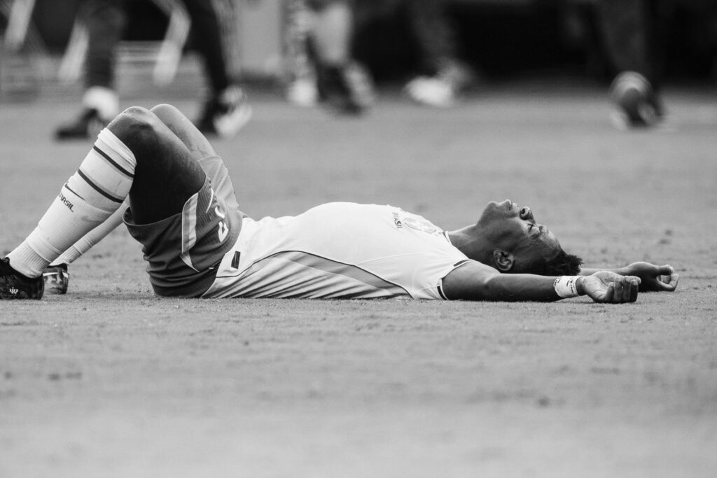 Vinícius pide perdón por la actuación de Brasil en el Mundial