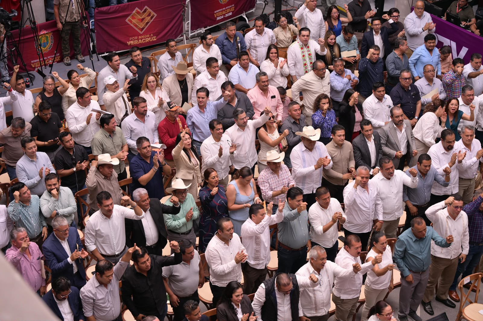 Rocío Nahle extingue deuda bursátil en 199 municipios de Veracruz Rocío Nahle extingue deuda bursátil en 199 municipios de Veracruz