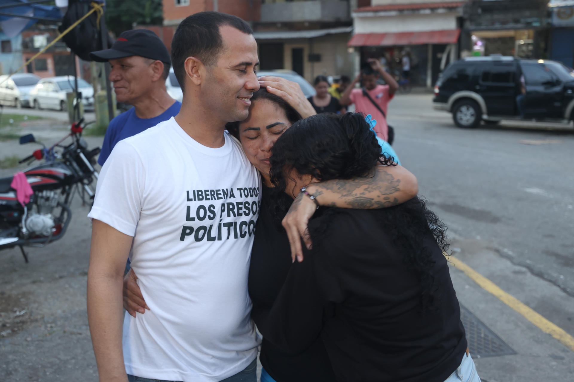 Oposición y ONG piden liberar todos los presos políticos tras excarcelaciones en Venezuela