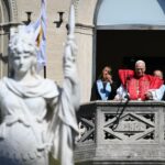 El papa alerta contra la idolatría política que se dice libre pero “es esclava del poder”